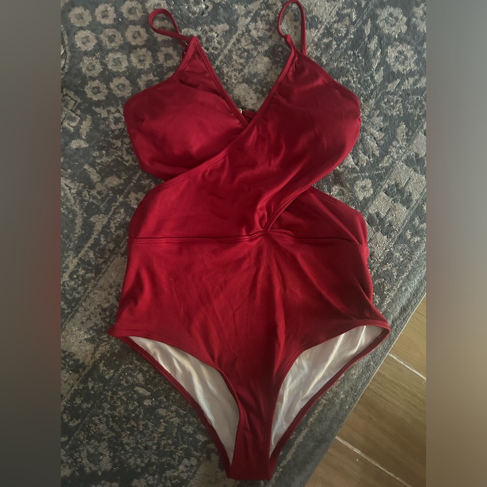 SHEIN Red Twist Front One-Piece Swimsuit